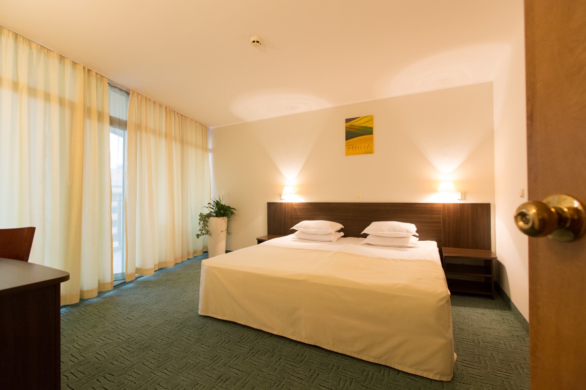 MADARA_HOTEL_NISIPURILE_DE_AUR_BULGARIA_AIR_TOUR_TRAVEL